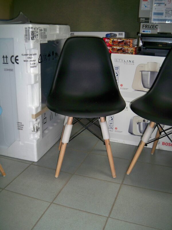 Stoelen design : Kleur Zwart en of wit