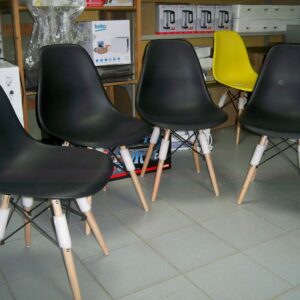 Stoelen design : Kleur Zwart en of wit